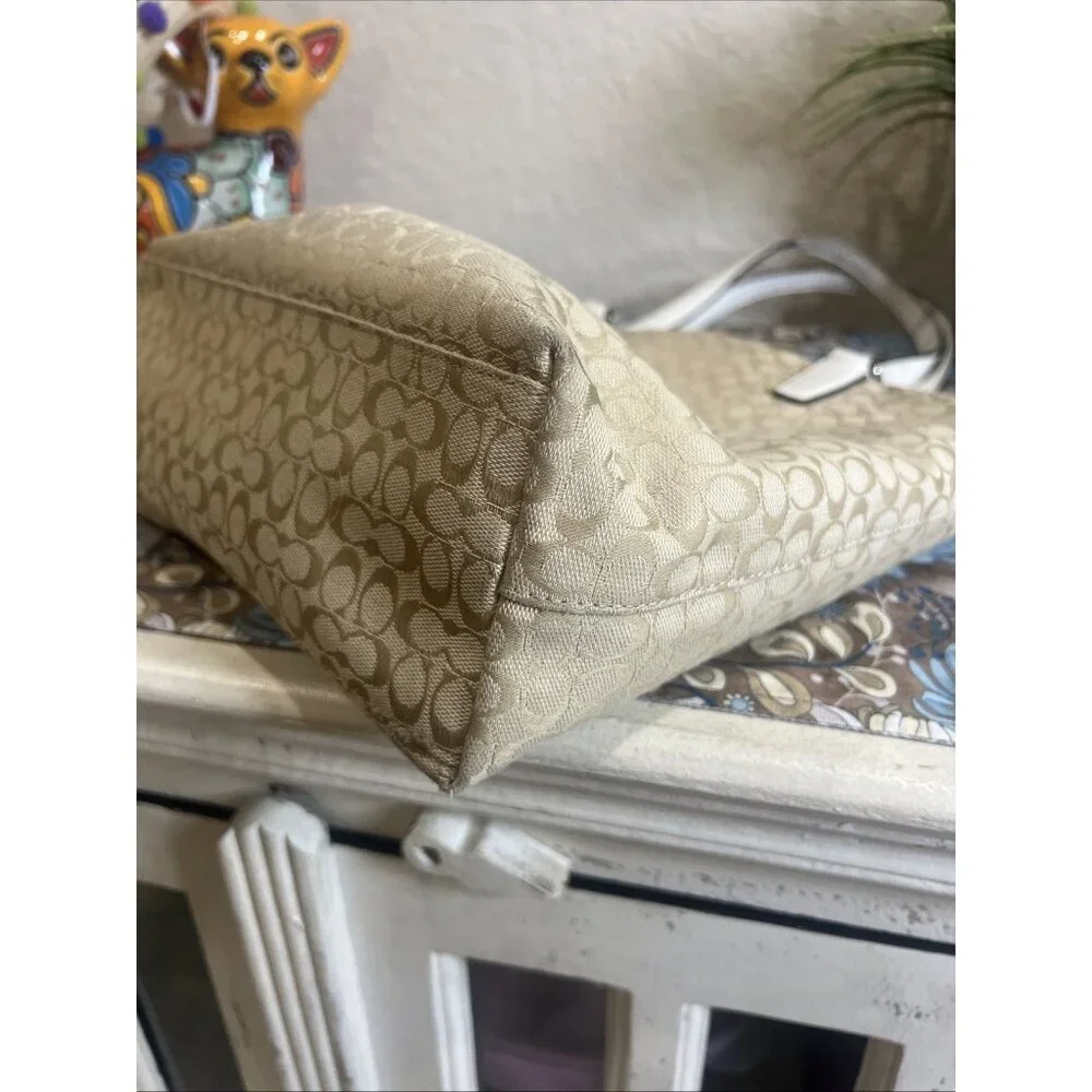 Coach Reptile Stripe Signature C Classic Bag / Tote / Purse - Picture 5 of 15